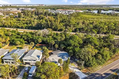 10395 San Martin Boulevard NE, Saint Petersburg, FL 33702 - Photo 33