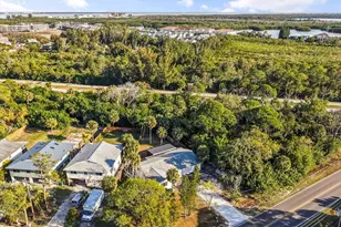 10395 San Martin Blvd NE, Saint Petersburg, FL 33702 - Photo 33