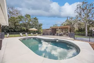 323 McLain Ln, Geneva, FL 32732 - Photo 9