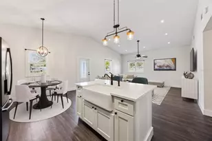 323 McLain Ln, Geneva, FL 32732 - Photo 9