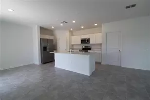 263 Hayley St, Winter Haven, FL 33884 - Photo 3