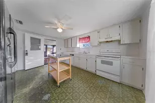 421 Pleasant St, Lake Helen, FL 32744 - Photo 23