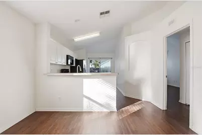 7512 Oxford Garden Circle, Apollo Beach, FL 33572 - Photo 13