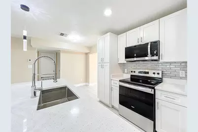 4052 Castlegate Drive, Orlando, FL 32839 - Photo 9