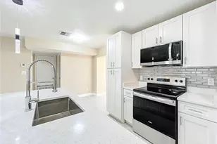 4052 Castlegate Dr, Orlando, FL 32839 - Photo 9