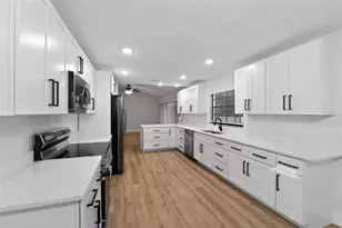 10401 Hunters Trail Ct, Orlando, FL 32817 - Photo 5