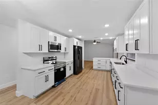 10401 Hunters Trail Ct, Orlando, FL 32817 - Photo 7