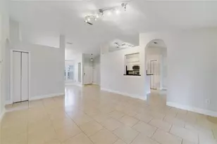 210 Meadow Green Dr, Davenport, FL 33837 - Photo 15