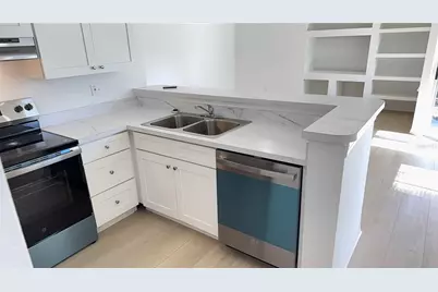 7350 Westpointe Boulevard #213, Orlando, FL 32835 - Photo 5