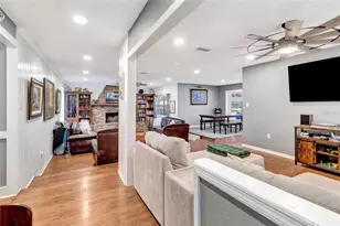 33301 Coventry Dr, Leesburg, FL 34788 - Photo 9