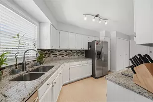 8750 Brackenwood Dr, Orlando, FL 32829 - Photo 5