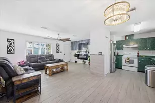 2904 E 5th Ave, Palmetto, FL 34221 - Photo 5