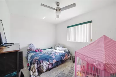 2904 E 5th Avenue, Palmetto, FL 34221 - Photo 11