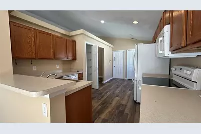 3030 Eagle Crossing Drive, Kissimmee, FL 34746 - Photo 9