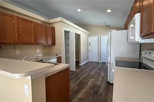 3030 Eagle Crossing Dr, Kissimmee, FL 34746 - Photo 9