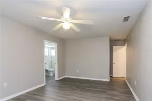 609 Willow Run, Lakeland, FL 33813 - Photo 9