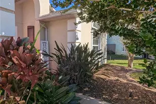 2866 Strand Cir, Oviedo, FL 32765 - Photo 5