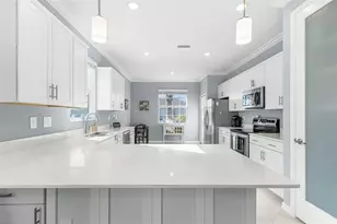 11420 Burgundy Dr, Venice, FL 34293 - Photo 7