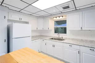 1712 E Kaley Ave, Orlando, FL 32806 - Photo 9