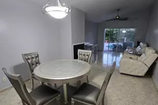 927 Grand Cayman Ct, Orlando, FL 32835 - Photo 3