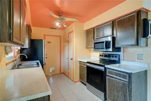 681 Royal Palm Dr, Kissimmee, FL 34743 - Photo 7