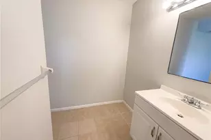 6137 Sparling Hills Cir, Orlando, FL 32808 - Photo 13