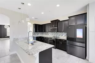 10033 Town Lake Dr, Orlando, FL 32832 - Photo 11