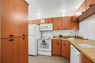 1013 S Pine Ridge Cir, Sanford, FL 32773 - Photo 9