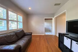 256 E Crystal Lake St, Orlando, FL 32806 - Photo 9