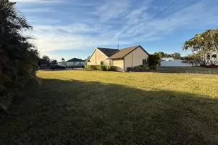 5 SE 20th Pl, Cape Coral, FL 33990 - Photo 9