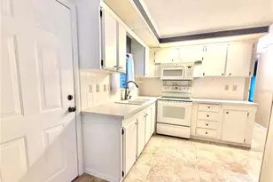 3335 S Citrus Cir, Zellwood, FL 32798 - Photo 3