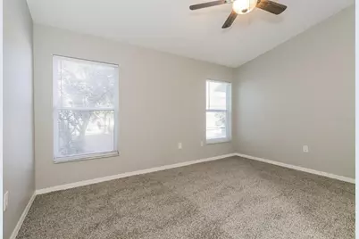 7141 Sandywood Court, New Port Richey, FL 34654 - Photo 9