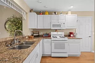 8352 SE 176th Lawson Loop, The Villages, FL 32162 - Photo 11