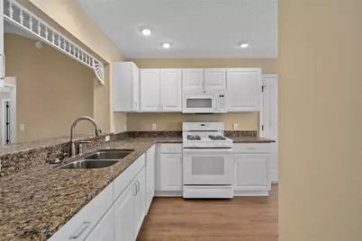 8352 SE 176th Lawson Loop, The Villages, FL 32162 - Photo 9