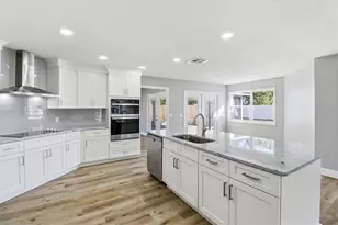 33608 Overton Dr, Leesburg, FL 34788 - Photo 11