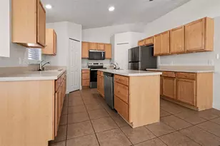 715 Lobelia Dr, Davenport, FL 33837 - Photo 9