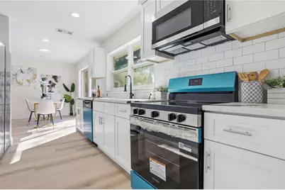 214 45th Avenue NE, Saint Petersburg, FL 33703 - Photo 9