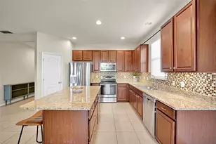 1102 Whitewater Bay Dr, Groveland, FL 34736 - Photo 9