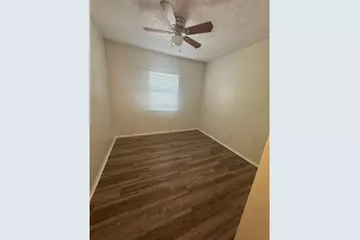 5266 Tennis Court Circle, Tampa, FL 33617 - Photo 5