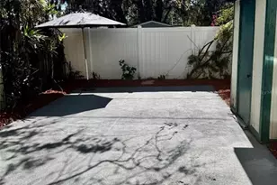 5266 Tennis Ct Cir, Tampa, FL 33617 - Photo 3