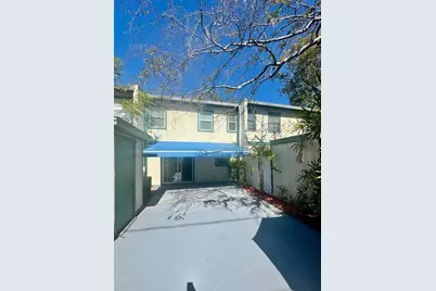 5266 Tennis Court Circle, Tampa, FL 33617 - Photo 15