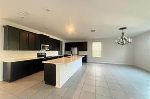 423 Kestrel Dr, Groveland, FL 34736 - Photo 3