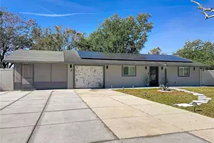 916 N Palm Ave, Kissimmee, FL 34741 - Photo 1