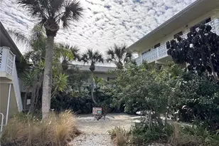 102 S Peninsula Dr, Daytona Beach, FL 32118 - Photo 11