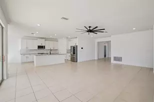 10747 Laxer Cay Loop, San Antonio, FL 33576 - Photo 11