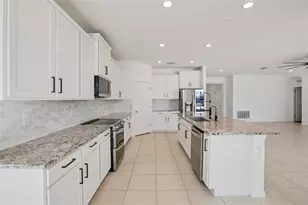 10747 Laxer Cay Loop, San Antonio, FL 33576 - Photo 17