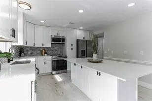 73 London Dr, Palm Coast, FL 32137 - Photo 9