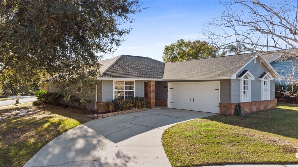 6500 Grosvenor Ln main architectural view
