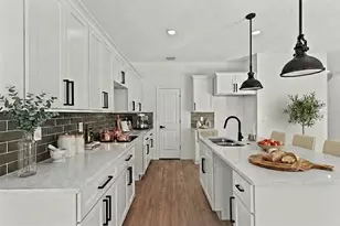 1746 Flores Ct, Orlando, FL 32811 - Photo 3