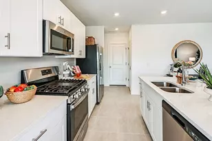 7424 Sandstone Dr, Groveland, FL 34736 - Photo 11